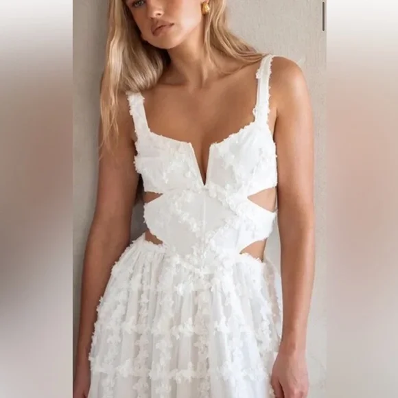 SABOSKIRT Kensington White Cutout Dress Bridal Bachelorette Wedding - Picture 2 of 3